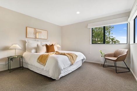 Photo of property in 2/32 Hand Road, Helensville, 0800
