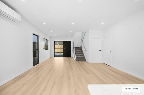 Photo of property in 339b Bucklands Beach Road, Bucklands Beach, Auckland, 2012