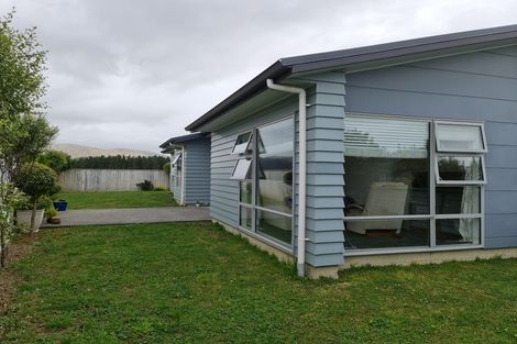 Photo of property in 90b/1 Endeavour Drive, Whitby, Porirua, 5024