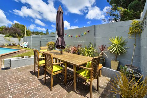 Photo of property in 45 Stottholm Road, Titirangi, Auckland, 0604