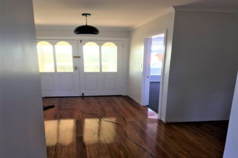 Photo of property in 18 Sandspit Road, Waiuku, 2123