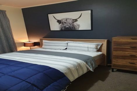 Photo of property in 1/12 Gradwell Place, Two Mile Bay, Taupo, 3330