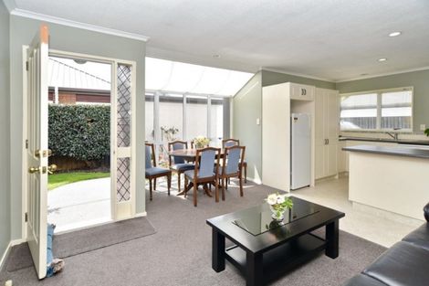 Photo of property in 9 Phoenix Lane, Northcote, Christchurch, 8052