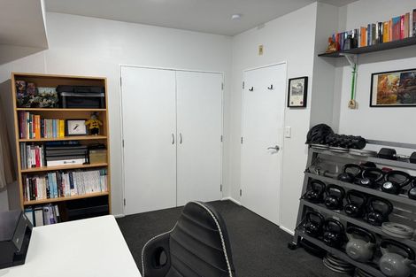 Photo of property in St Peters Apartments, 2e/192 Willis Street, Te Aro, Wellington, 6011