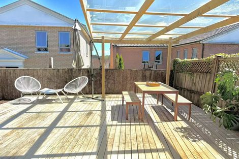 Photo of property in 37 Fields Parade, Oteha, Auckland, 0632