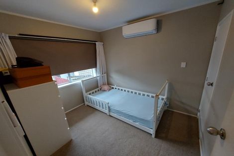 Photo of property in 1/367 Wairau Road, Totara Vale, Auckland, 0629