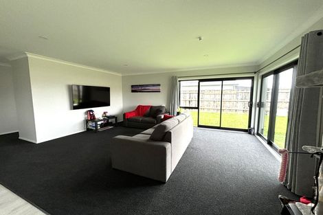 Photo of property in 6 Ash Close, Levin, 5510