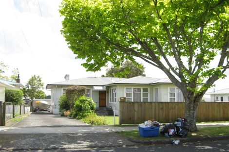 Photo of property in 21 Lawrie Avenue, Pukekohe, 2120