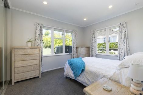 Photo of property in 2 Simpson Road, Ranui, Auckland, 0612