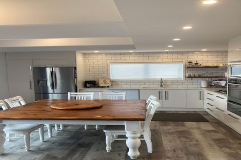 Photo of property in 996 Papamoa Beach Road, Papamoa Beach, Papamoa, 3118