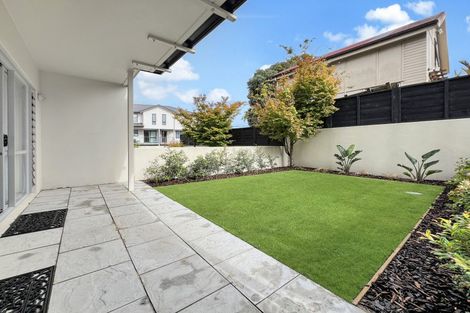 Photo of property in 3a/71 Spencer Road, Oteha, Auckland, 0632