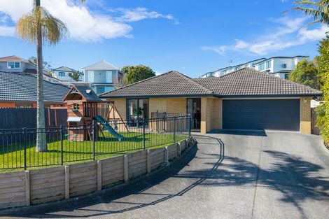 Photo of property in 27 Nimstedt Avenue, Oteha, Auckland, 0632