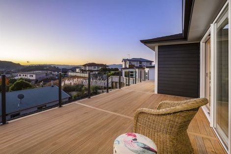 Photo of property in 156 Navigation Drive, Whitby, Porirua, 5024