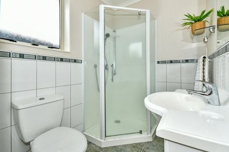 Photo of property in 6 Richard Halse Drive, Manurewa, Auckland, 2105