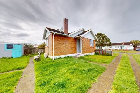 Photo of property in 63 Titoki Street, Castlecliff, Whanganui, 4501