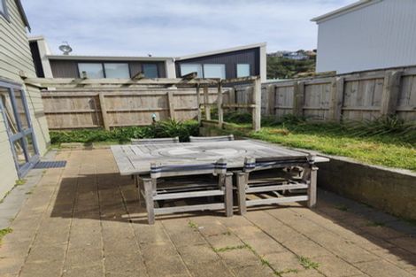 Photo of property in 162 Queens Drive, Lyall Bay, Wellington, 6022
