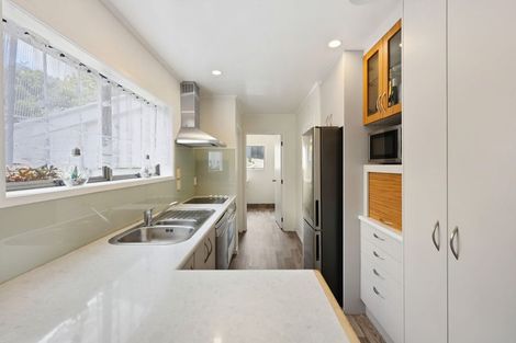 Photo of property in 2/30 Curacao Place, Half Moon Bay, Auckland, 2012
