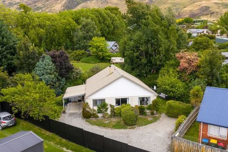 Photo of property in 5b Larch Place, Wanaka, 9305