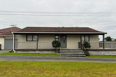 Photo of property in 1/5 Strid Road, Te Atatu South, Auckland, 0610