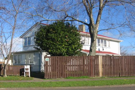 Photo of property in 82 Botanical Road, Takaro, Palmerston North, 4412