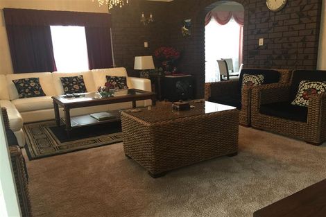 Photo of property in 1/47 Edmonton Road, Henderson, Auckland, 0612