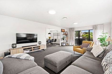 Photo of property in 45 John Dee Crescent, Red Beach, 0932