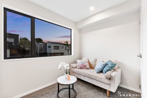 Photo of property in 3 Don Oliver Lane, Glen Eden, 0602