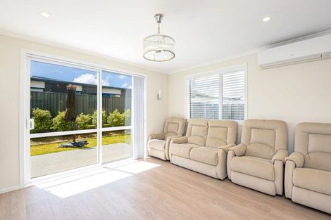 Photo of property in 32 Pateke Drive, Kenepuru, Porirua, 5022