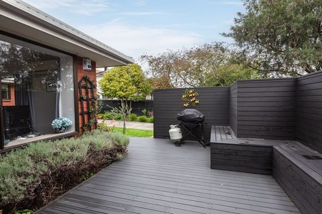 Photo of property in 18 Lowry Avenue, Redwood, Christchurch, 8051