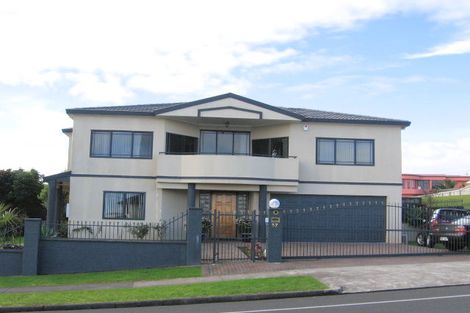 Photo of property in 52 Goodwood Drive, Goodwood Heights, Auckland, 2105