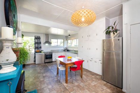 Photo of property in 323 Clifton Road, Te Awanga, 4102