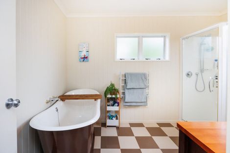 Photo of property in 121 Ruamahanga Crescent, Terrace End, Palmerston North, 4410