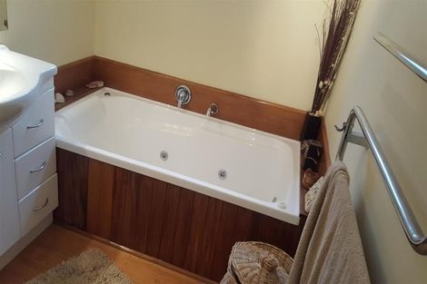 Photo of property in 24 Mudgeways Road, Massey, Auckland, 0614