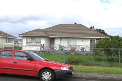 Photo of property in 14 Moor Avenue, Te Atatu Peninsula, Auckland, 0610