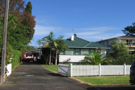 Photo of property in 24 Longburn Road, Henderson, Auckland, 0610