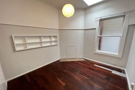 Photo of property in 92 Rolleston Street, Mount Cook, Wellington, 6021