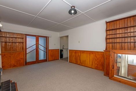 Photo of property in 50 Pahiatua Street, Hokowhitu, Palmerston North, 4410