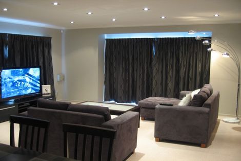 Photo of property in 21 Leburn Crescent, Flat Bush, Auckland, 2016