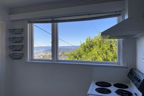 Photo of property in 38 Sugarloaf Road, Brooklyn, Wellington, 6021