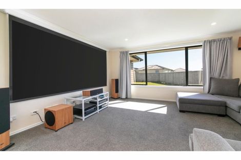 Photo of property in 8 Remana Crescent, Huapai, Kumeu, 0810