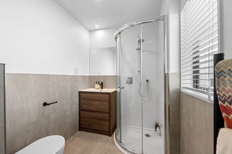Photo of property in 15 Korama Lane, New Lynn, Auckland, 0600