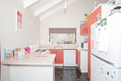 Photo of property in 79 Hillcrest Drive, Kelvin Grove, Palmerston North, 4414