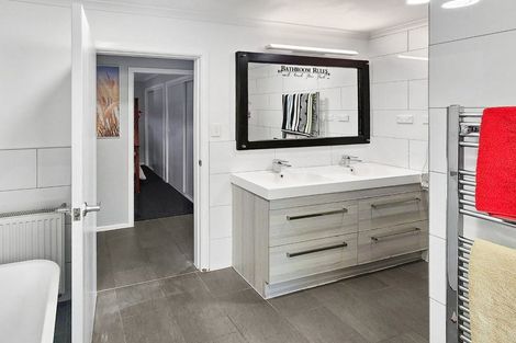 Photo of property in 88 Martin Road, Paraparaumu Beach, Paraparaumu, 5032