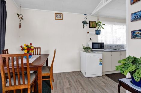 Photo of property in 5 Iredale Road, Hawera, 4610