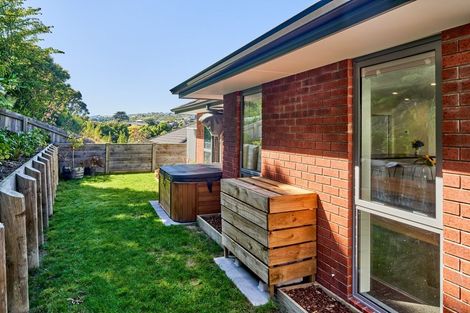 Photo of property in 32 Mooring Close, Whitby, Porirua, 5024