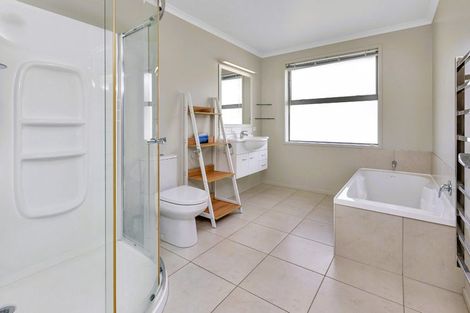 Photo of property in 20 Sando Way, One Tree Point, 0118