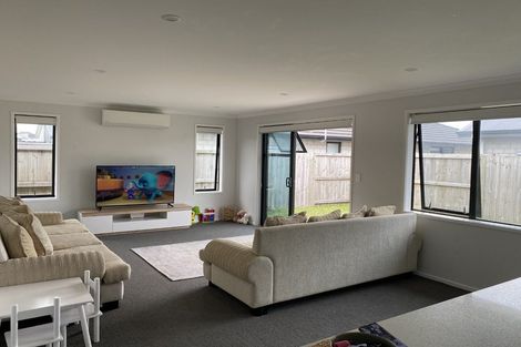 Photo of property in 4 Komata Crescent, Papamoa Beach, Papamoa, 3118