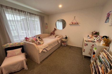 Photo of property in 8 Ruhanui Lane, Pakuranga Heights, Auckland, 2010