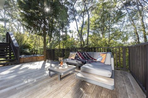 Photo of property in 196a Old Titirangi Road, Titirangi, Auckland, 0604