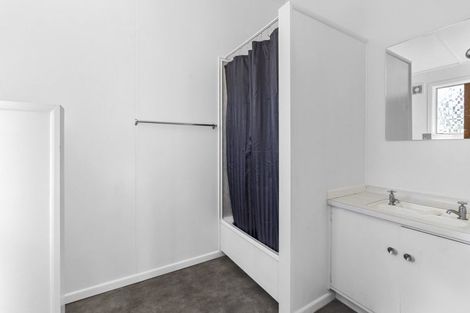 Photo of property in 20 Portland Drive, Mangorei, New Plymouth, 4312